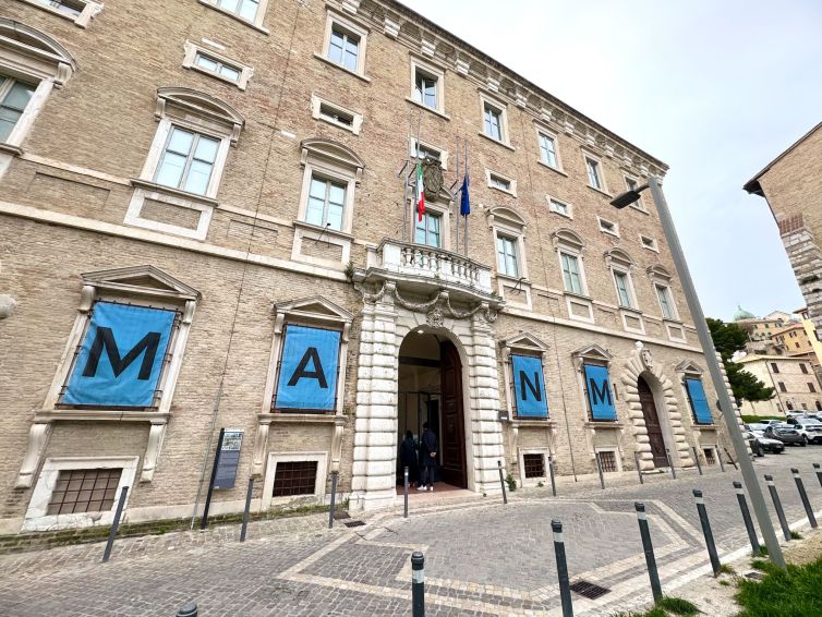 Nel cuore del palazzo - 21-02 IPHONE - 1